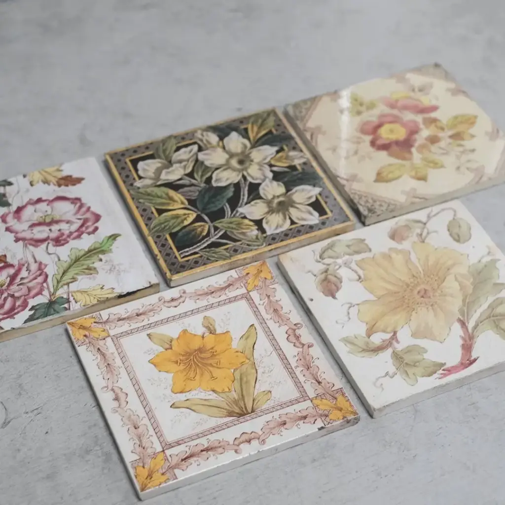 アンティークタイル イギリス ヴィクトリア時代 手作りの陶器タイル