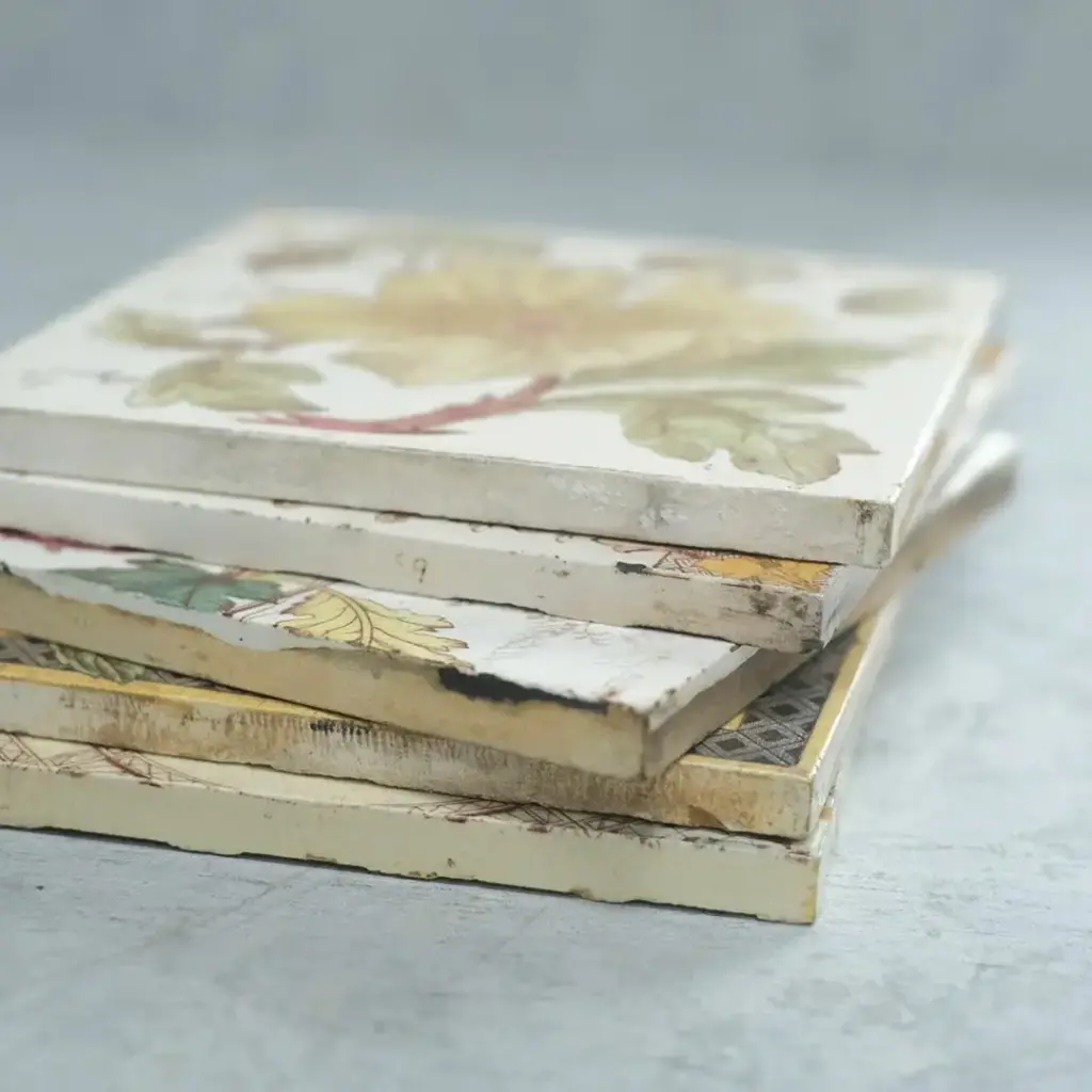 アンティークタイル イギリス ヴィクトリア時代 手作りの陶器タイル アンティーク雑貨1