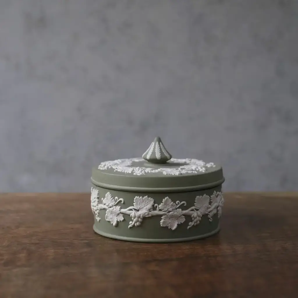 ヴィンテージ WEDGWOODジャスパー 蓋付小物入れ ケース ストーンウェア イギリス セージグリーン
