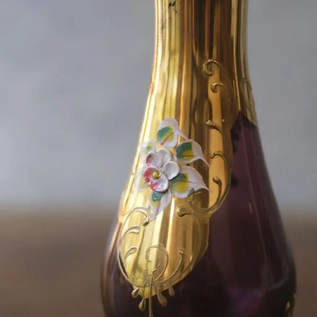 ヴィンテージフラワーベース　エナメル彩と金彩の花文 花瓶 パープルガラス　イタリア1
