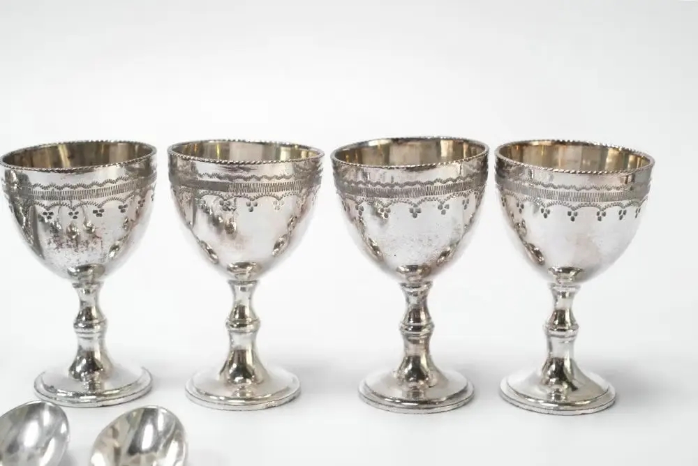 アンティーク シルバープレートエッグクリュエットA イギリス 猫足ブライトカット装飾
1