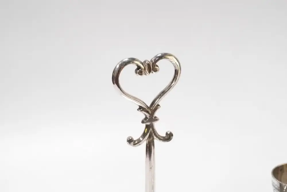 アンティーク シルバープレートエッグクリュエットA イギリス 猫足ブライトカット装飾3