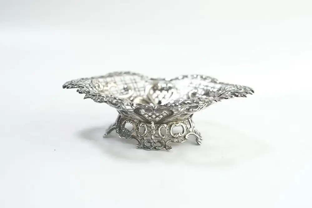 ヴィンテージ スターリングシルバーピンディッシュ イギリス ロンドンで作られた純銀(92.5)トレイ1