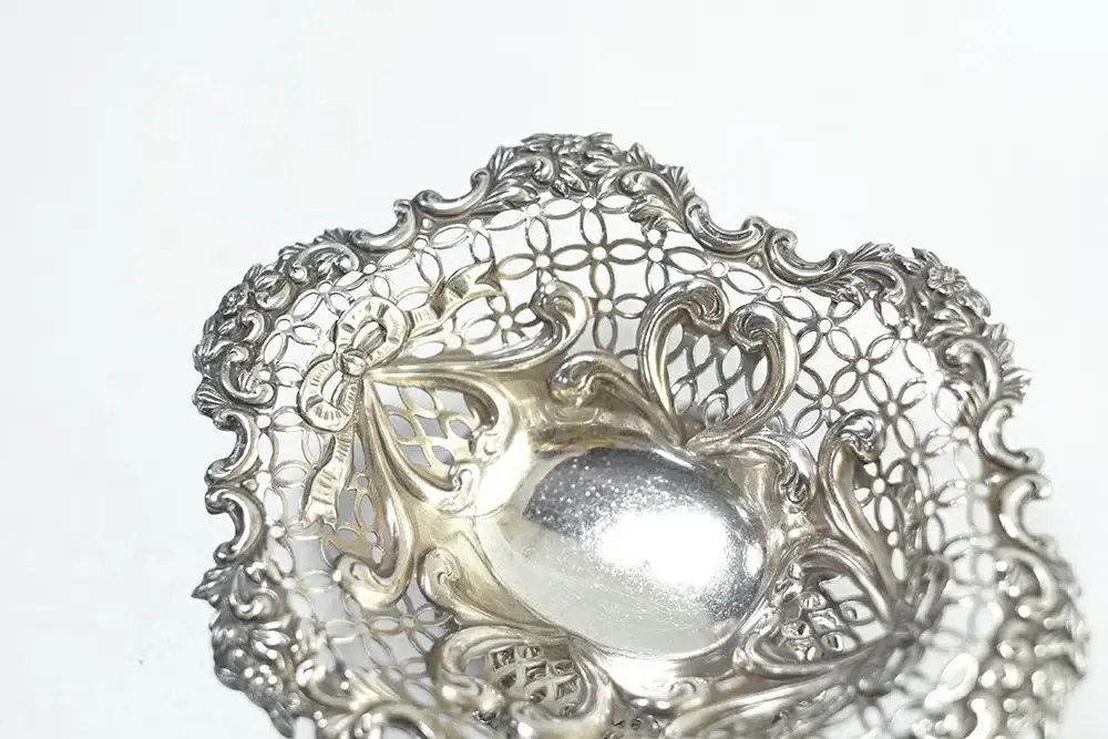 ヴィンテージ スターリングシルバーピンディッシュ イギリス ロンドンで作られた純銀(92.5)トレイ3