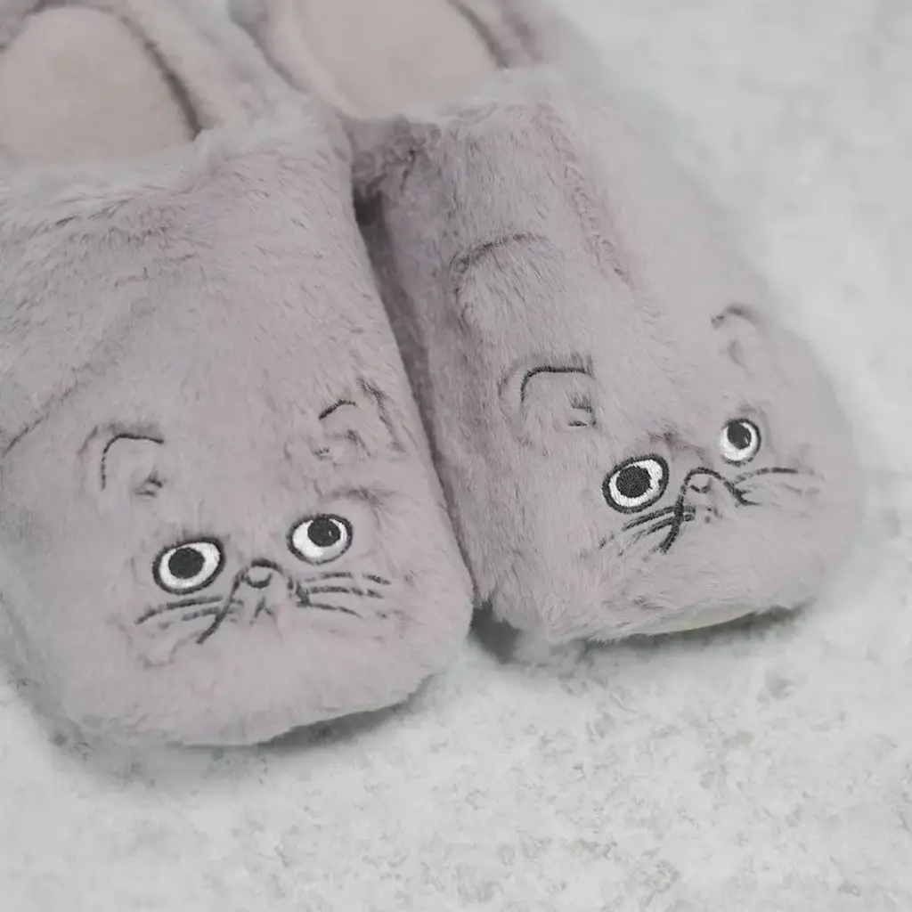 松尾ミユキ ふわふわスリッパ2