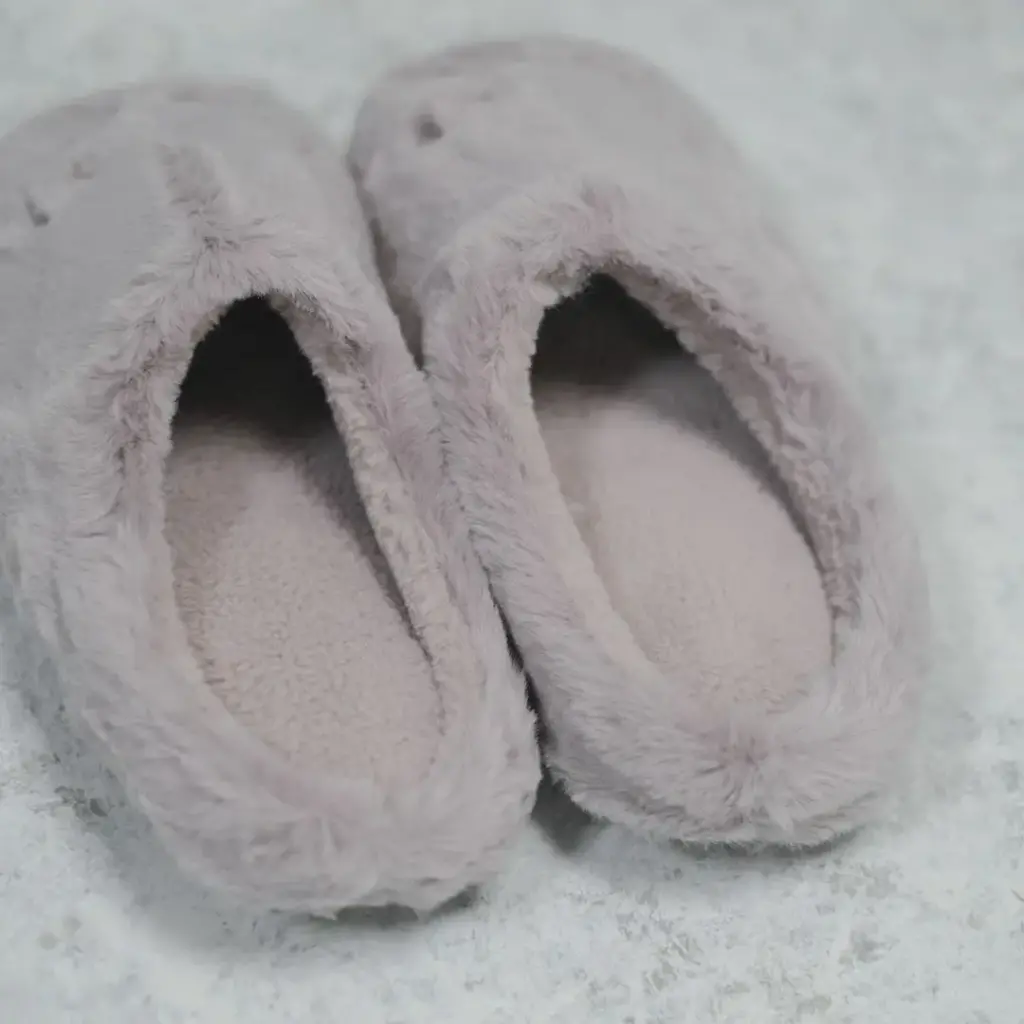 松尾ミユキ ふわふわスリッパ3