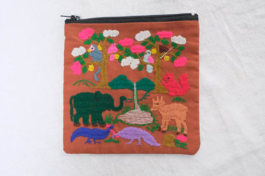 ラオス手刺繍ポーチ(森の動物・森の暮らし)Sサイズ