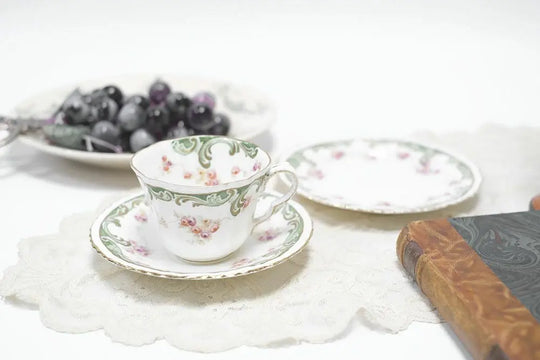アンティーク ティーカップトリオ イギリス 1897 Crown Staffordshire アールヌーヴォー アンティーク食器