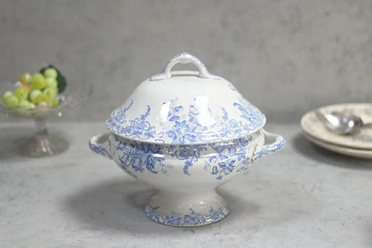 アンティークスーピエール フランス サンタマン窯（Saint-Amand）華やかで上品なパターン アンティーク食器