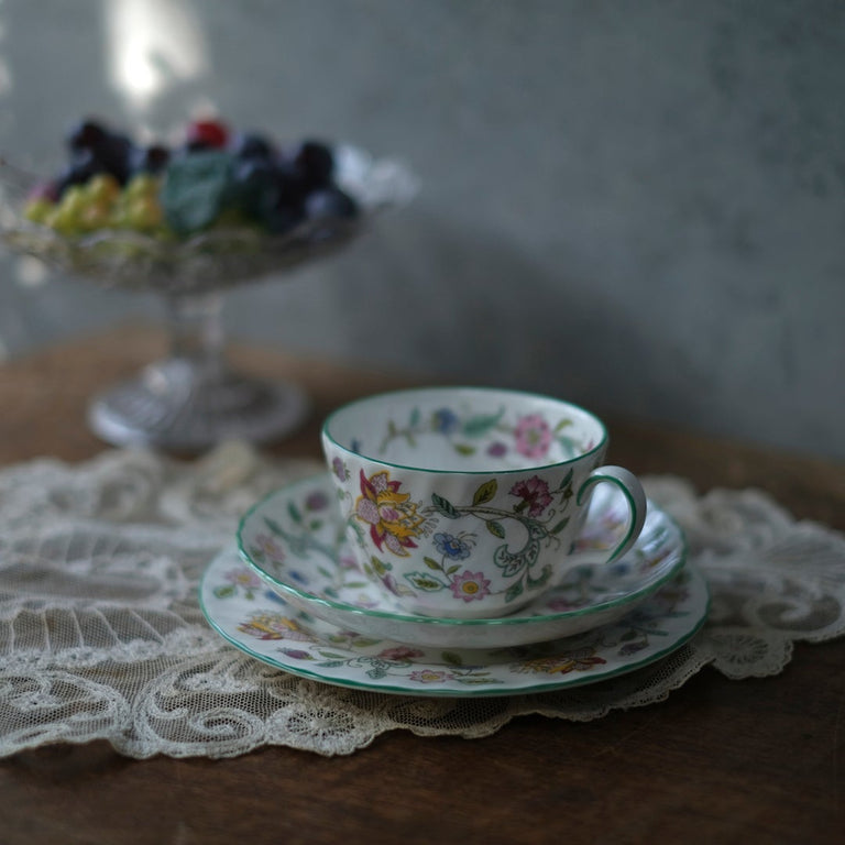 ヴィンテージティーカップトリオ MINTON Haddon Hall ミントン ハドンホール イギリス