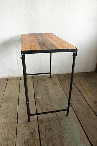 シンプルな木製天板デスク1