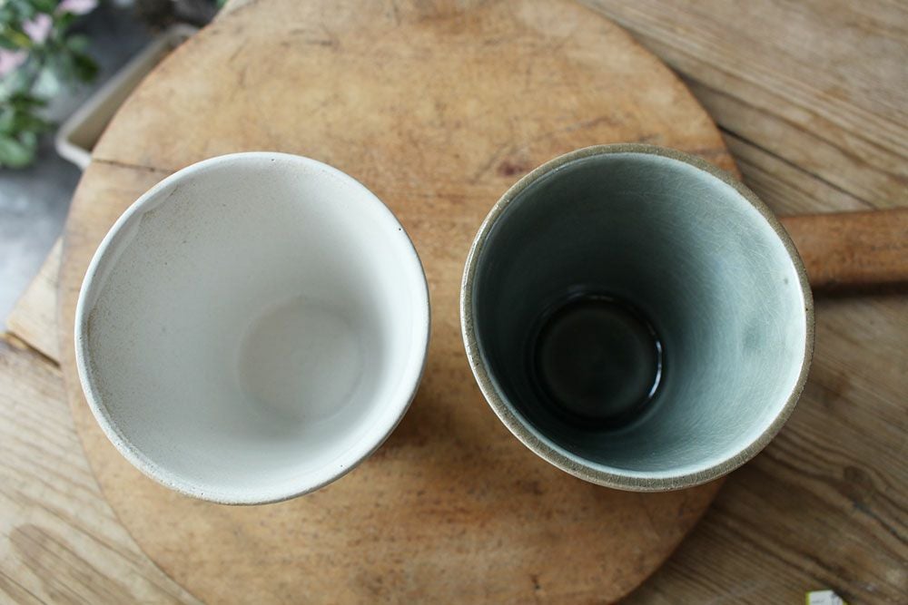 陶器のカップ2