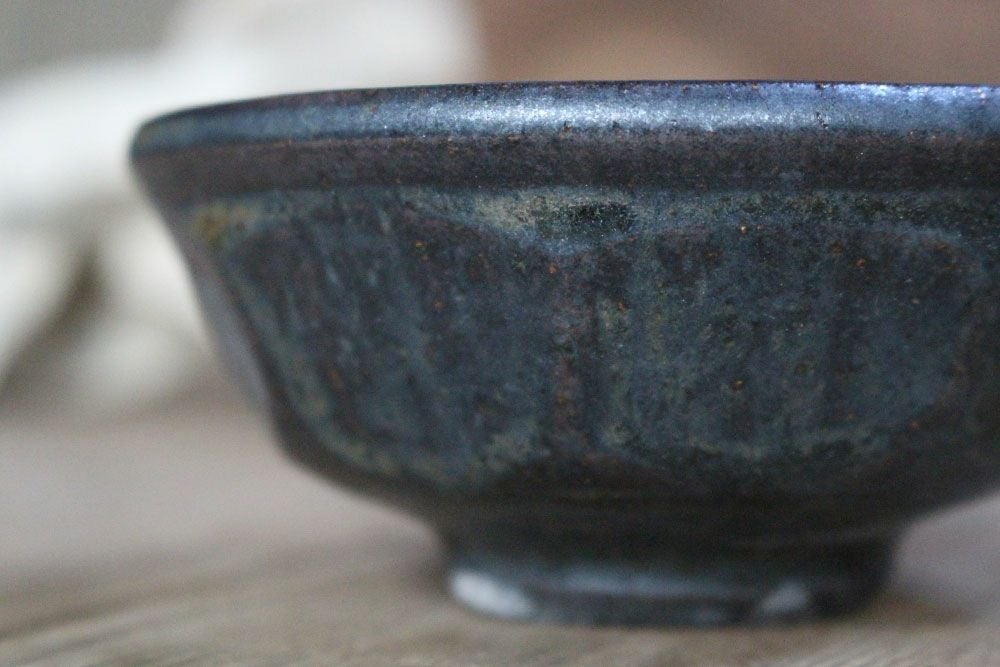 金属の錆のような質感が美しい鉄黒7
