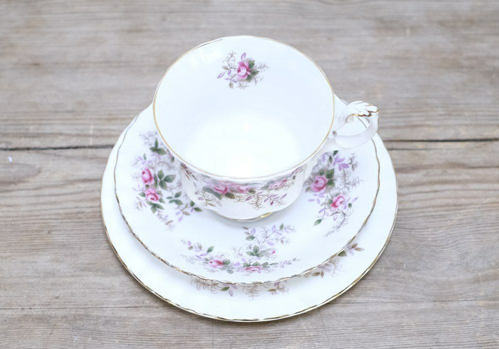 ヴィンテージ・Royal Albertティーカップトリオ/ラベンダーローズ美品3
