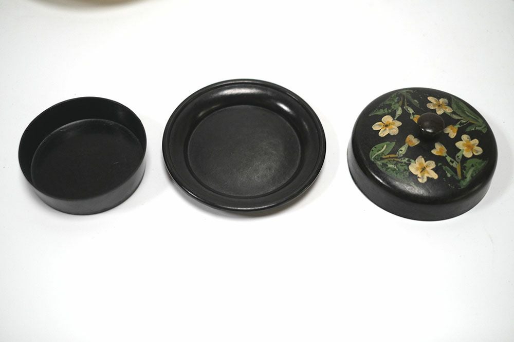 蓋と内皿、下皿の４つに分かれます5