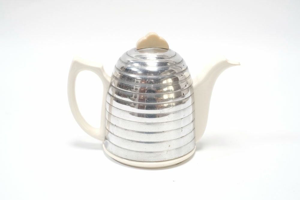 イギリスの陶器のティーポット1