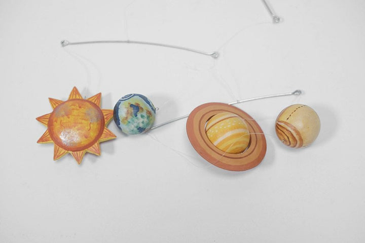 太陽、地球、土星、木星のモビール1