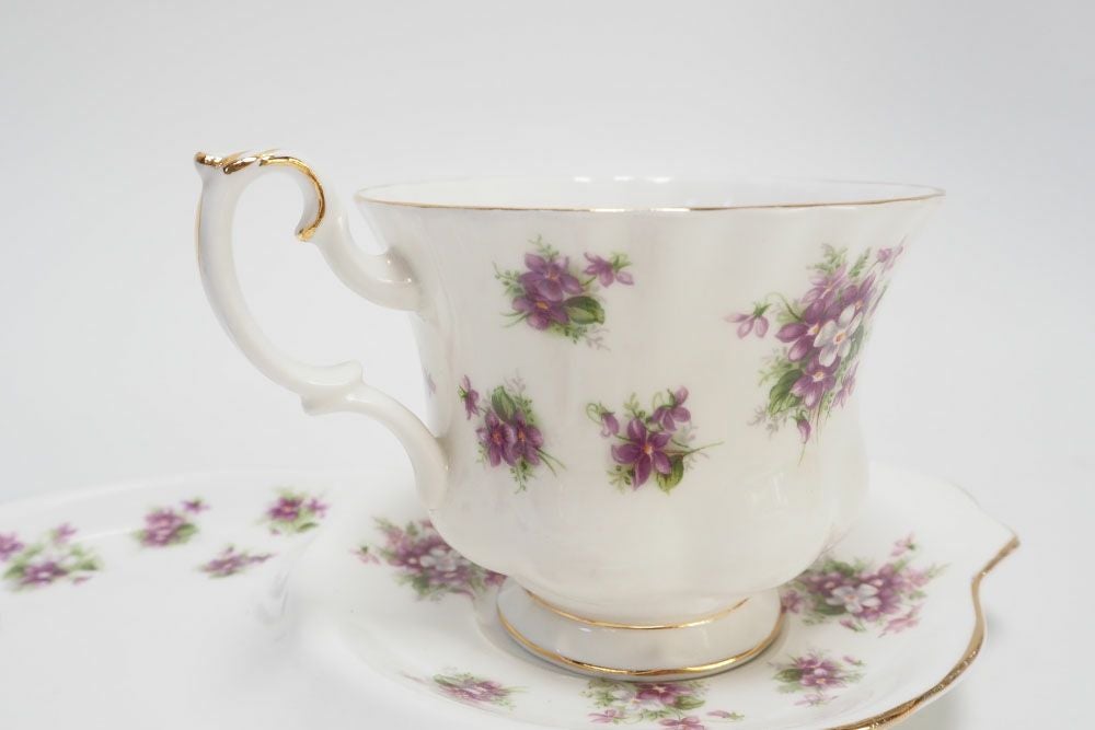 ヴィンテージROYAL ALBERT(ロイヤルアルバート)カップ＆ソーサ Sweet violet イギリス バイオレット 菫44