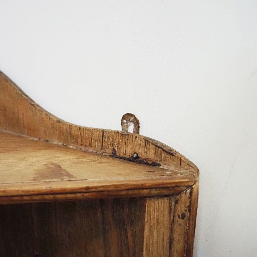 アンティークコーナーウォールラック イギリス パインハンギングキャビネット8