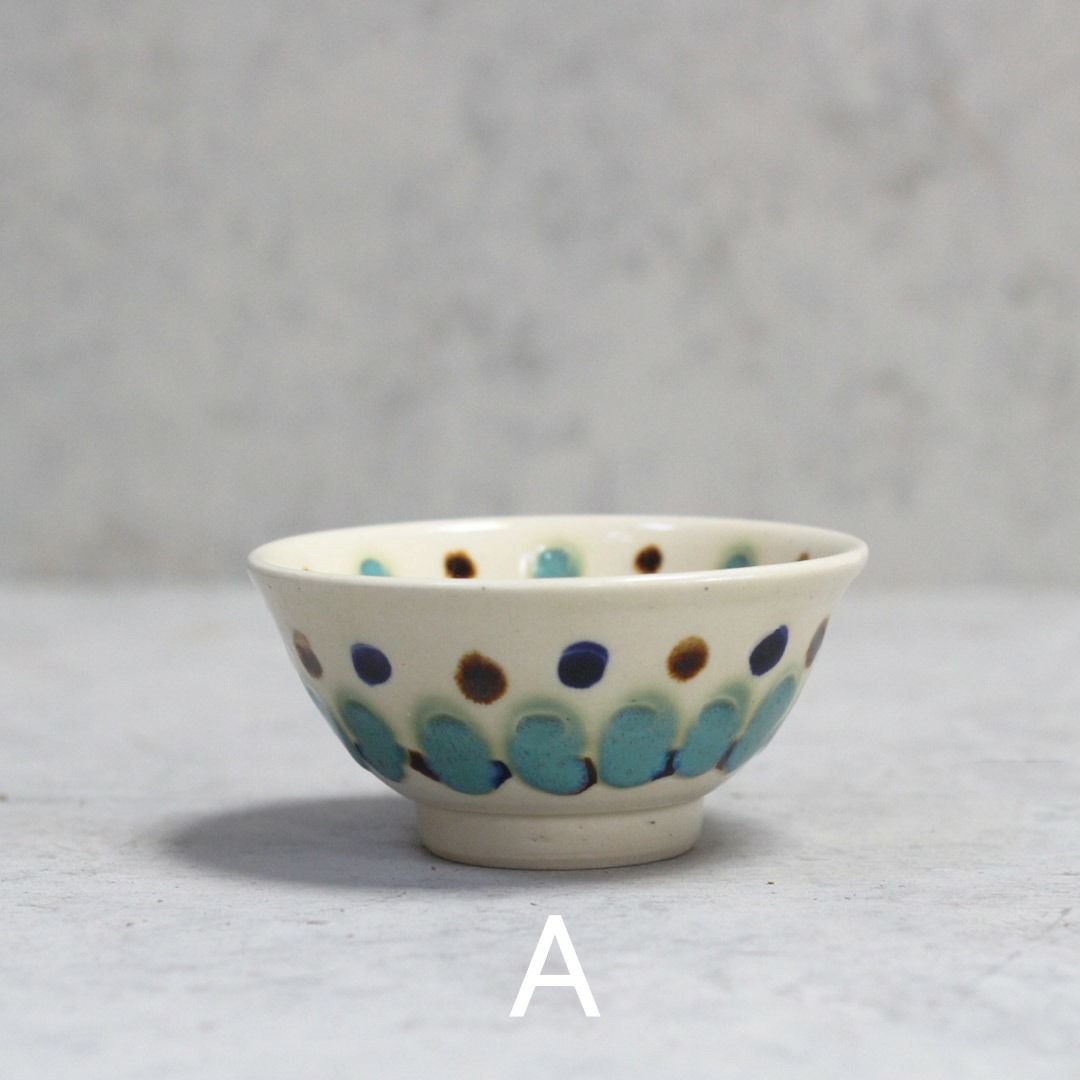 やちむん 沖縄 新里みお 水玉茶碗 陶芸作家の手作りの器11