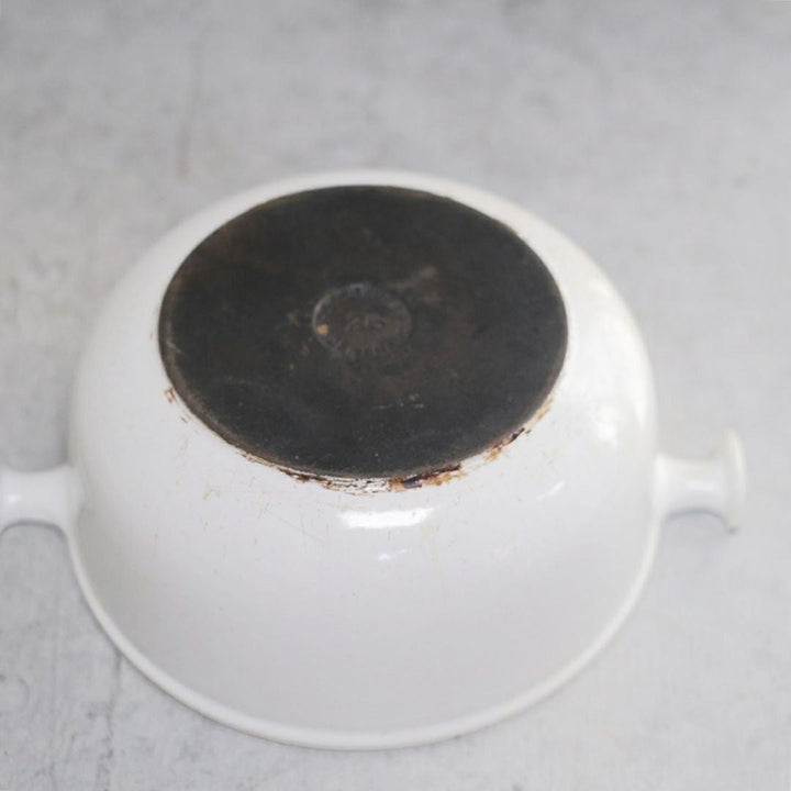 ヴィンテージ LE CREUSET（ル・クルーゼ）両手鍋 鉄鍋 白 1970年代の