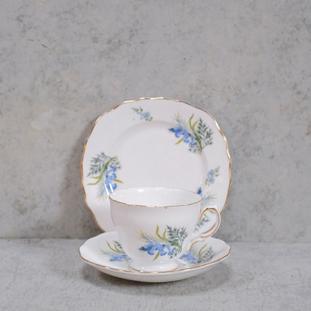ヴィンテージティーカップトリオ Blue Trumpet Flowers イギリス22