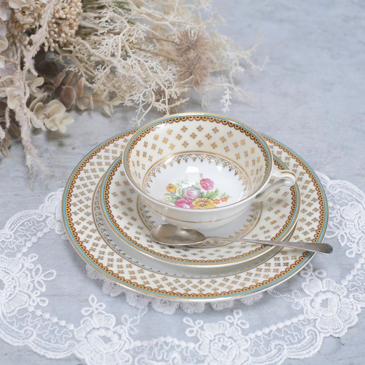 アンティークティーカップ＆ソーサトリオ LIMOGES リモージュ BAYNAUD アンティーク食器
