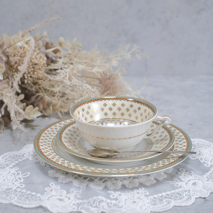 アンティークティーカップ＆ソーサトリオ LIMOGES リモージュ BAYNAUD