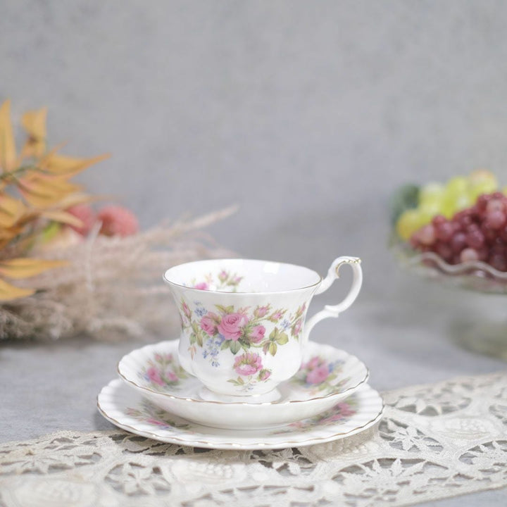 ヴィンテージティーカップトリオ Royal Albert ロイヤルアルバート