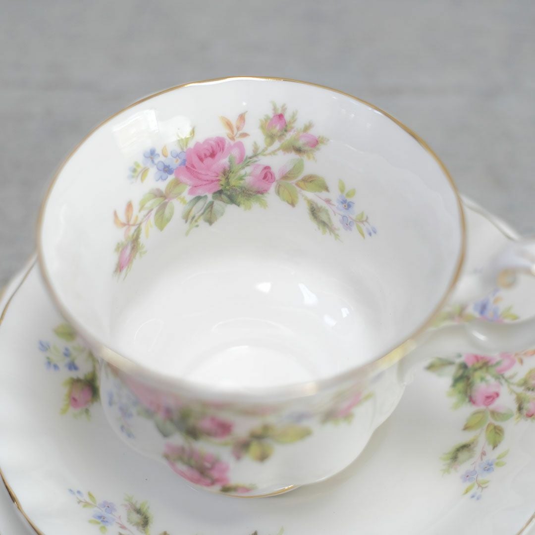 ヴィンテージティーカップトリオ Royal Albert ロイヤルアルバート MOSS ROSE モスローズ66