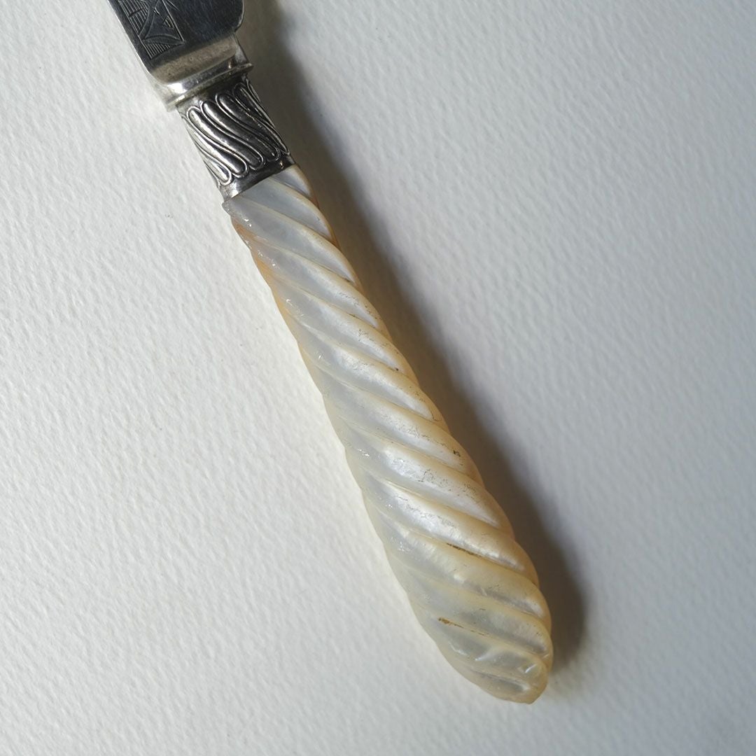 アンティーク マザーオブパール デザートカトラリー イギリス ナイフ 白蝶貝 銀メッキ66