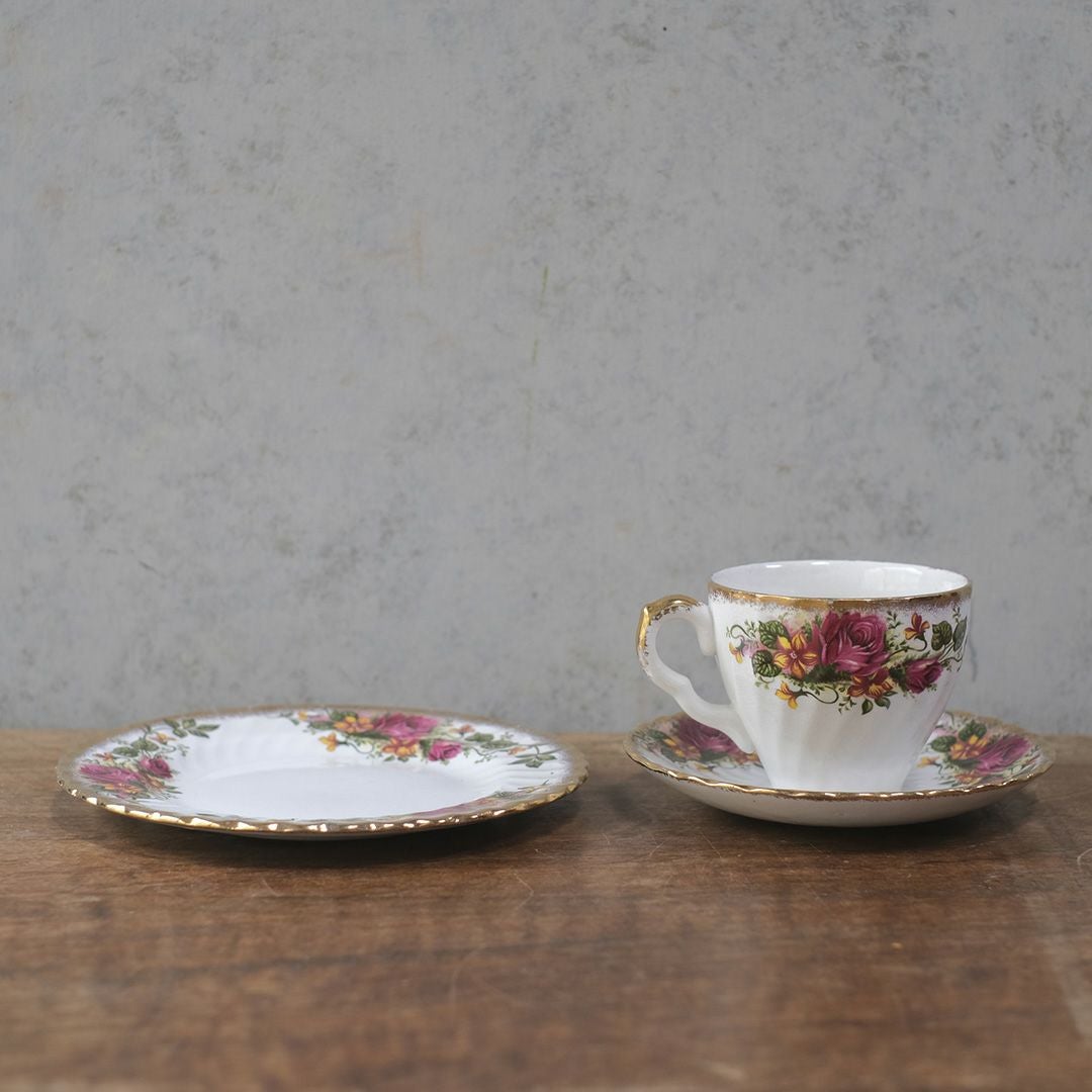 ヴィンテージ ティーカップトリオ Washington Pottery (Staffordshire) Ltd イングリッシュローズ 薔薇 アンティーク食器11