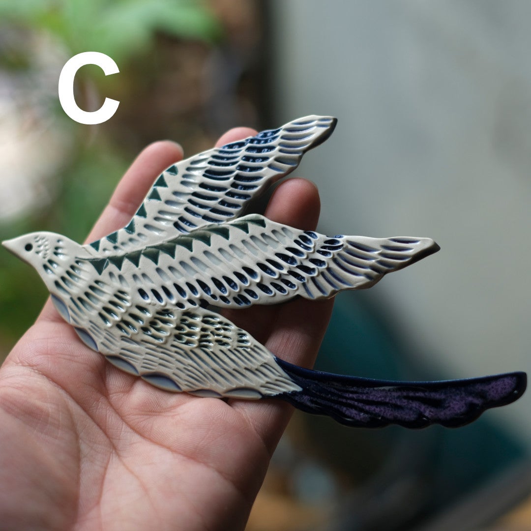 陶器の鳥のアートオブジェ Pottery studio K  金子ひとみ 作家物  空舞う鳥