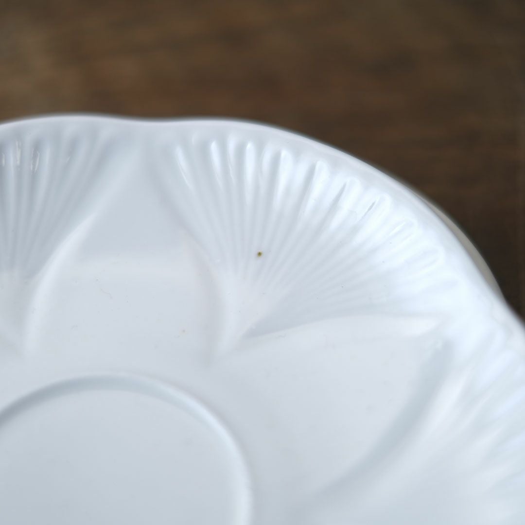 ヴィンテージティーカップトリオ SEHLLY シェリーDAINTY WHITE 白色の優美 イギリス87