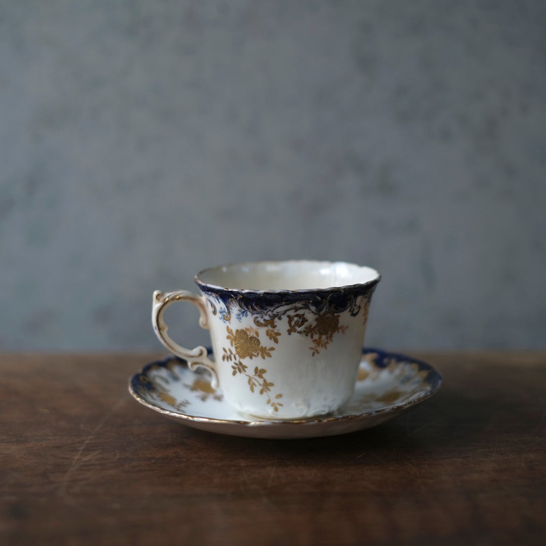 アンティークカップ&ソーサ イギリス　Crown Staffordshire Porcelain Co. Ltd.（クラウン・スタッフォードシャー）2