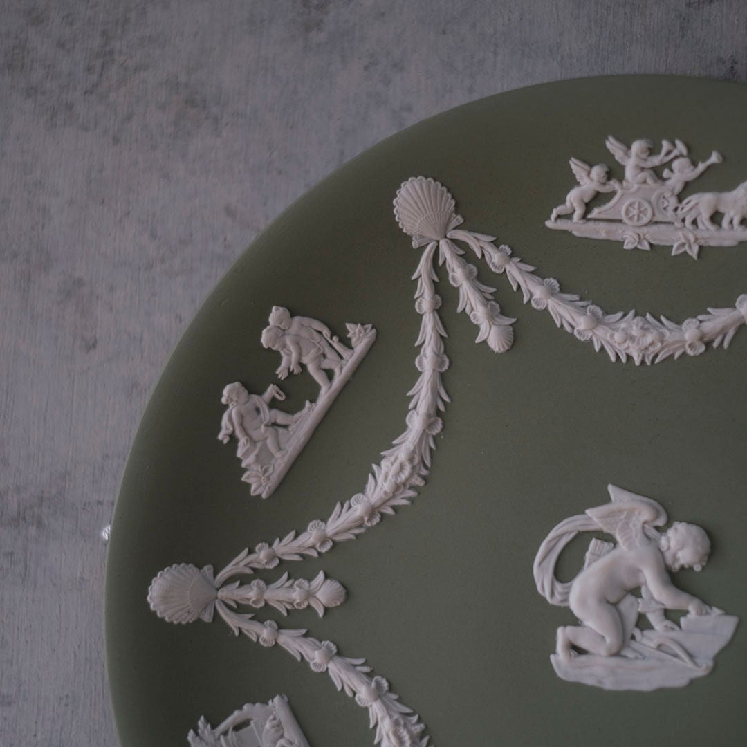 ヴィンテージ WEDGWOOD ウェッジウッド ジャスパー セージグリーン 飾り皿 キューピッド ガーランド イギリス55