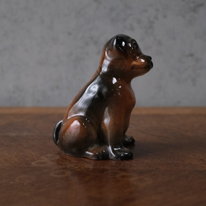 パグの陶器フィギュリン 犬 ウェザビー イギリス ヴィンテージ 右側面