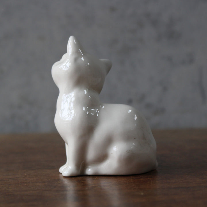 Beswick 白猫 フィギュリン 後ろ姿 白釉 スタッフォードシャー イギリス