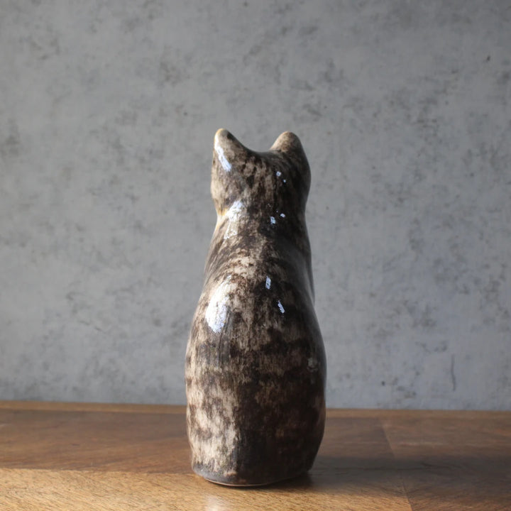 三毛猫の猫の置物 ウィンスタンレイ イギリス 推定1970年代 ― 背面から見た全身