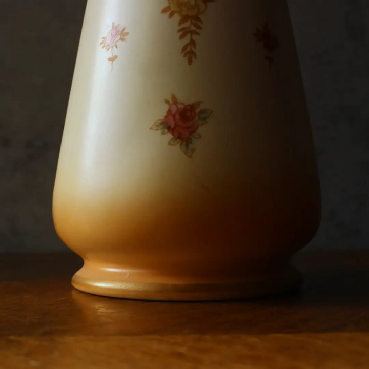 アンティーク フラワーベース CROWN DEVON イギリス アンティーク 裾から高台にかけての薔薇の絵付け