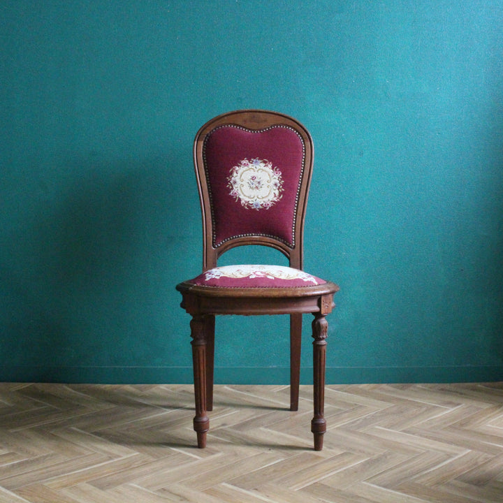 アンティークチェア プチポワン刺繍 フランス 1900年代初期 正面から見た全体