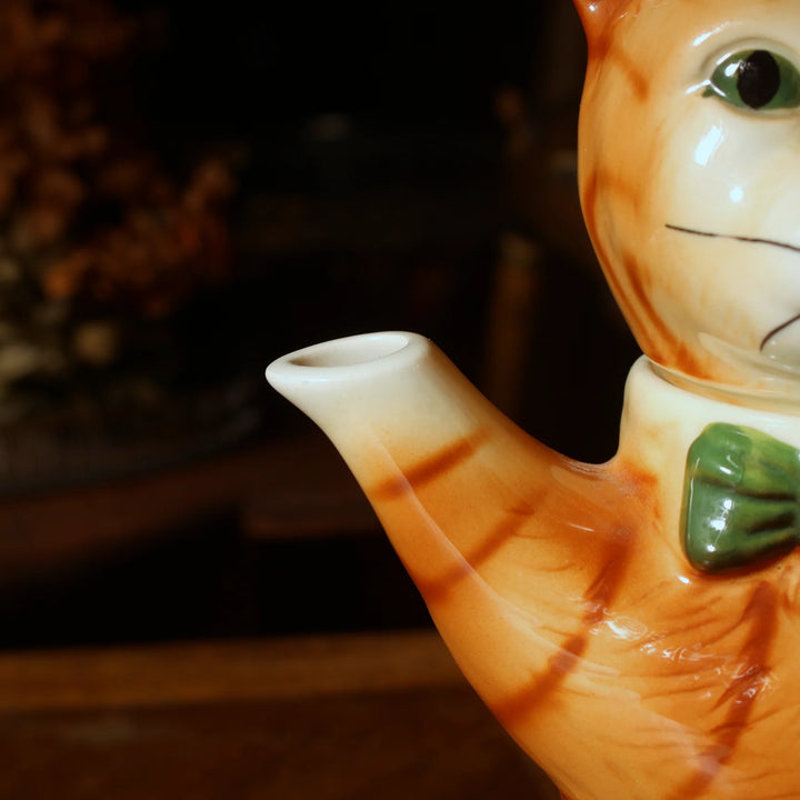 ヴィンテージ 猫のティーポット イギリス 1982年 底のバックスタンプ（Wood Potters of Burslem）
