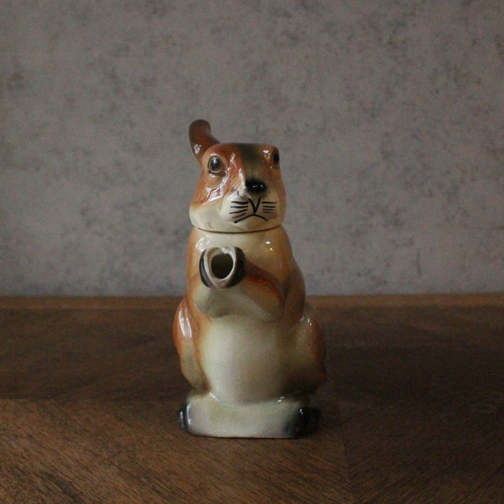 ヴィンテージ 陶器のティーポット うさぎ ドイツ 1960年代頃 正面の顔と胸元の開口部