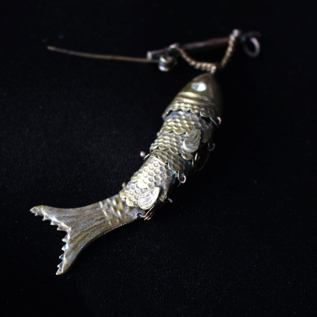 アンティーク シルバー 可動式 魚モチーフ ブローチ4