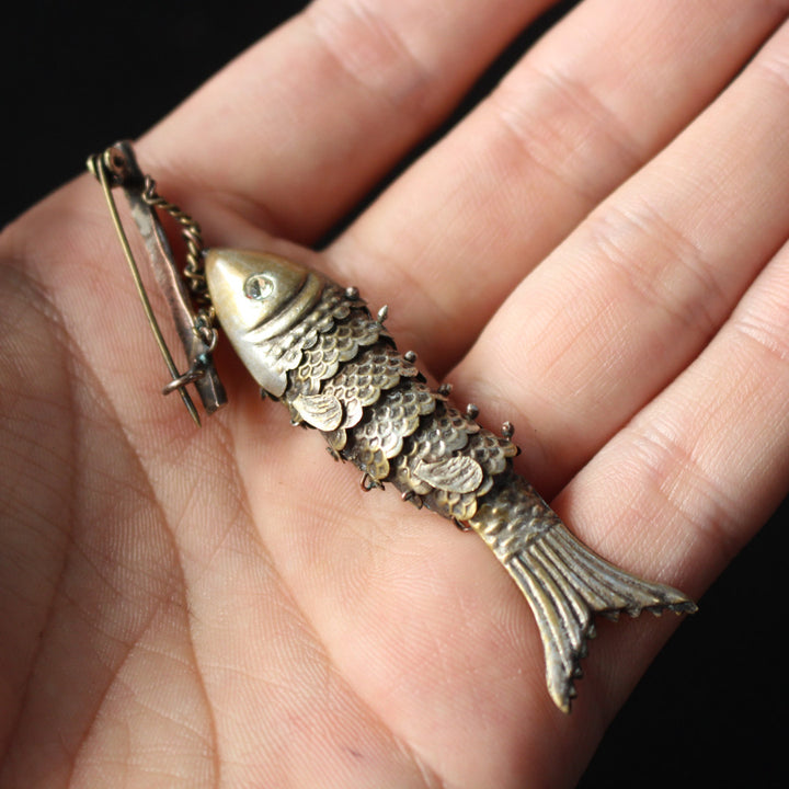 アンティーク シルバー 可動式 魚モチーフ ブローチ 純銀 / Antique Silver Articulated Fish Brooch