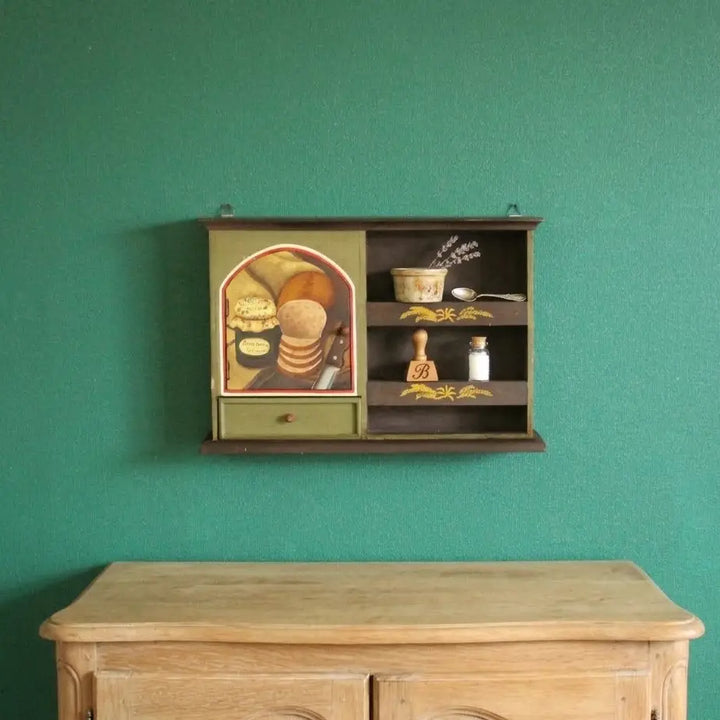 アンティーク ウォールシェルフ 手描きのパン イギリス 1960年代頃 壁に掛けた全体の様子