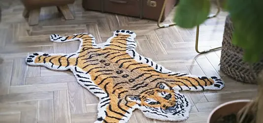 手織りのタイガーラグ